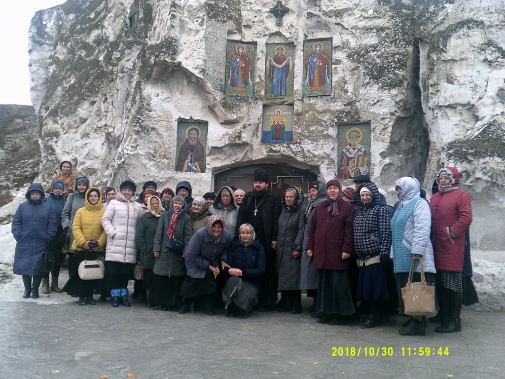 Паломническая поездка от Покровского храма р.п.Таловая в Костомаровский Спасский женский монастырь