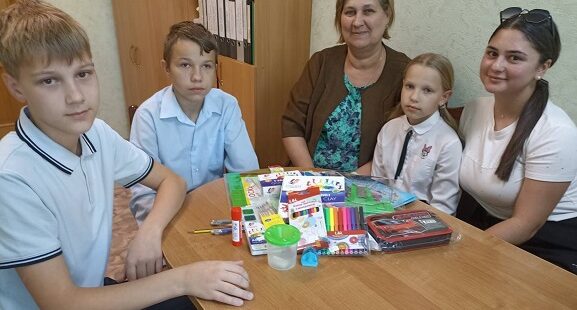 ПОУЧАСТВОВАЛИ В АКЦИИ "СОБЕРИ РЕБЕНКА В ШКОЛУ"