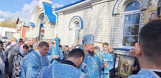 АРХИЕРЕЙСКАЯ СЛУЖБА В ПОКРОВСКОМ ХРАМЕ В ПРЕСТОЛЬНЫЙ ПРАЗДНИК