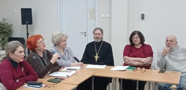 НАСТОЯТЕЛЬ ПРИНЯЛ УЧАСТИЕ В РАБОТЕ "КРУГЛОГО СТОЛА"